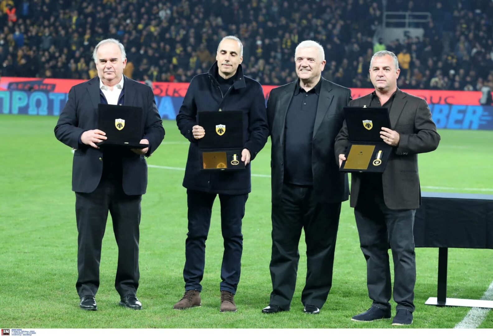 Βράβευσε Χατζηϊωάννου, Παππά και Σαραντίτη ο Μελισσανίδης πριν τη σέντρα (ΦΩΤΟ)