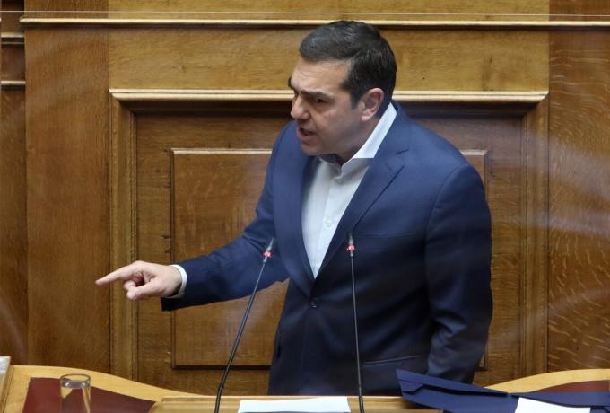 Τσίπρας σε Μητσοτάκη: «Ο πρίγκιπας που νόμιζε ότι έγινε βασιλιάς είναι πια γυμνός»