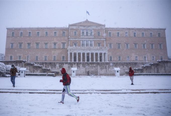 Η πρόγνωση για χιόνια έβαλε σε κόντρα τους μετεωρολόγους – «Ο καιρός μια εβδομάδα πριν δεν προβλέπεται»