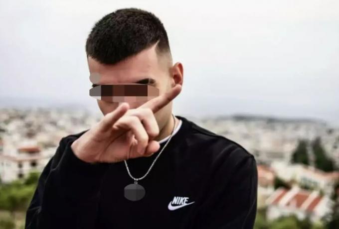 Συνελήφθη γνωστός τράπερ στη Νέα Φιλαδέλφεια – Βρέθηκε με όπλο και ναρκωτικά