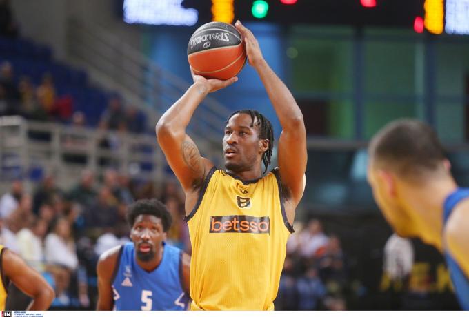 Επίσημο: Τέλος από την ΑΕΚ ο ΜακΓκριφ