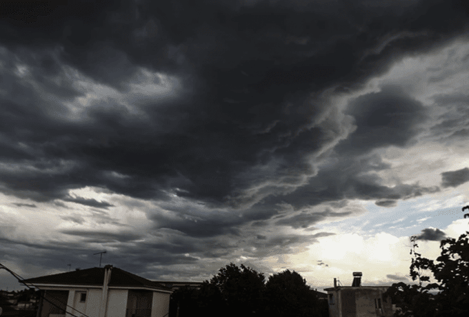 Κακοκαιρία: Ισχυρές βροχές και καταιγίδες σε όλη τη χώρα – Οι 5 πιο επικίνδυνες περιοχές