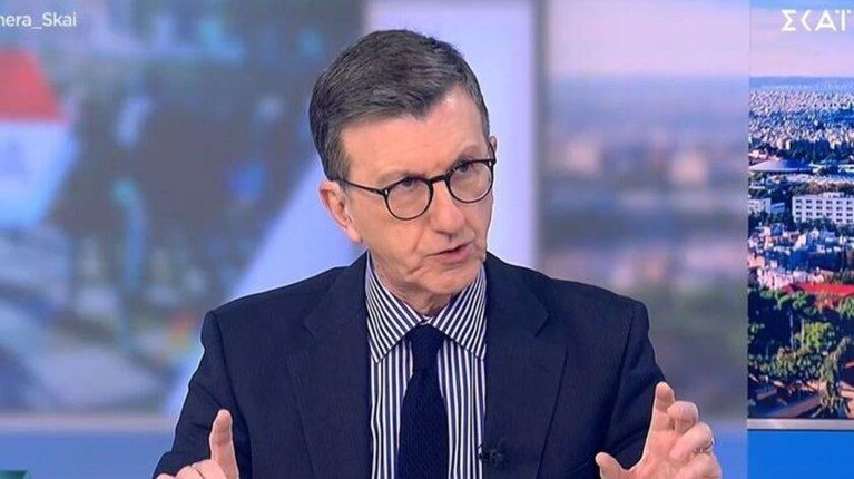 «Κατάρρευση» στον αέρα: Έξαλλος ο Άρης Πορτοσάλτε με τα πανό που τον κράζουν στα γήπεδα