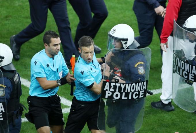 «Με χτύπησαν στα γεννητικά όργανα», έγραψε ο Ιταλός διαιτητής στο Φύλλο Αγώνα!