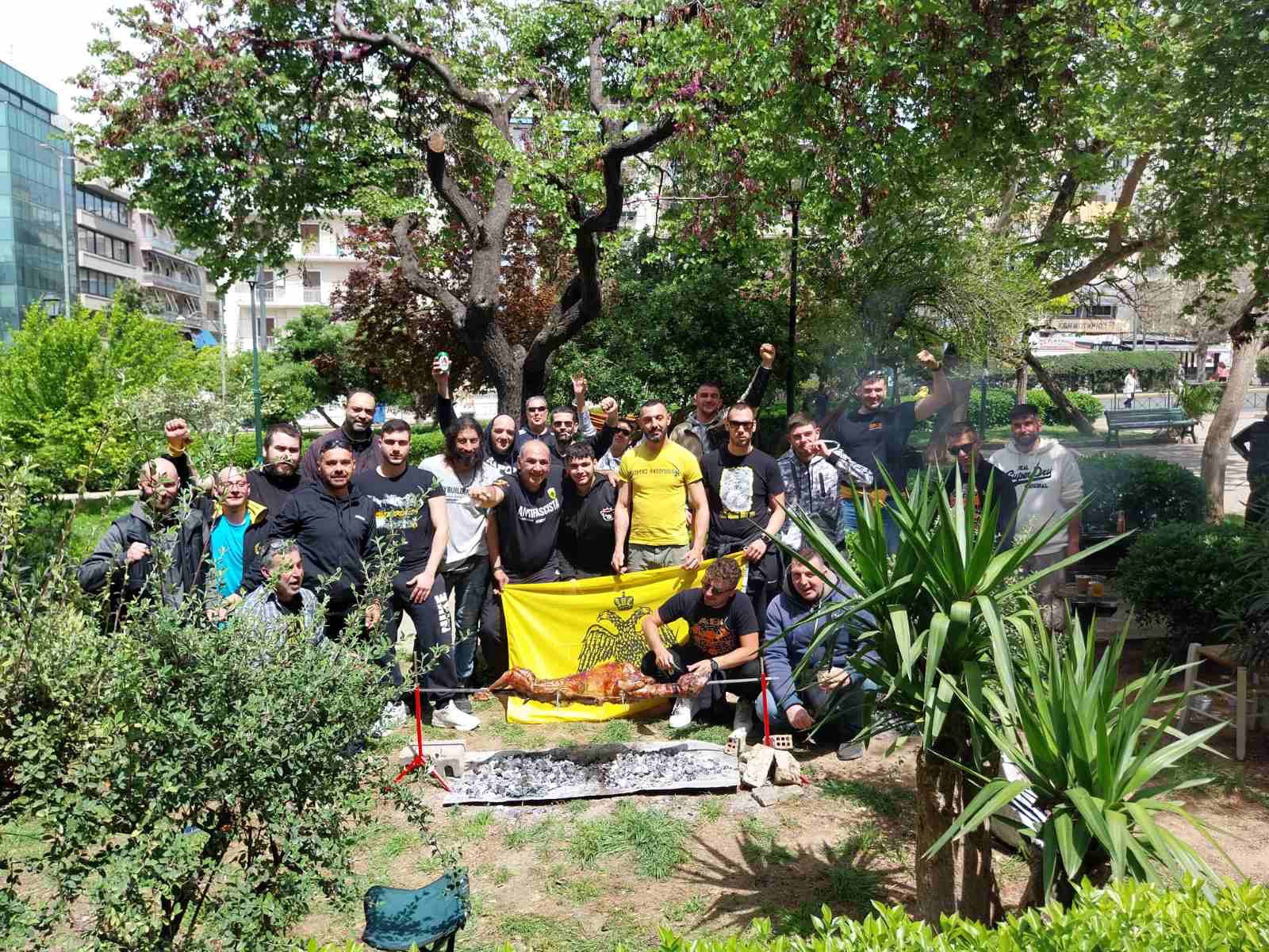 ORIGINAL 21: Σούβλισε στην Λεωφόρο Αλεξάνδρας η «κιτρινόμαυρη» παρέα (ΦΩΤΟ)