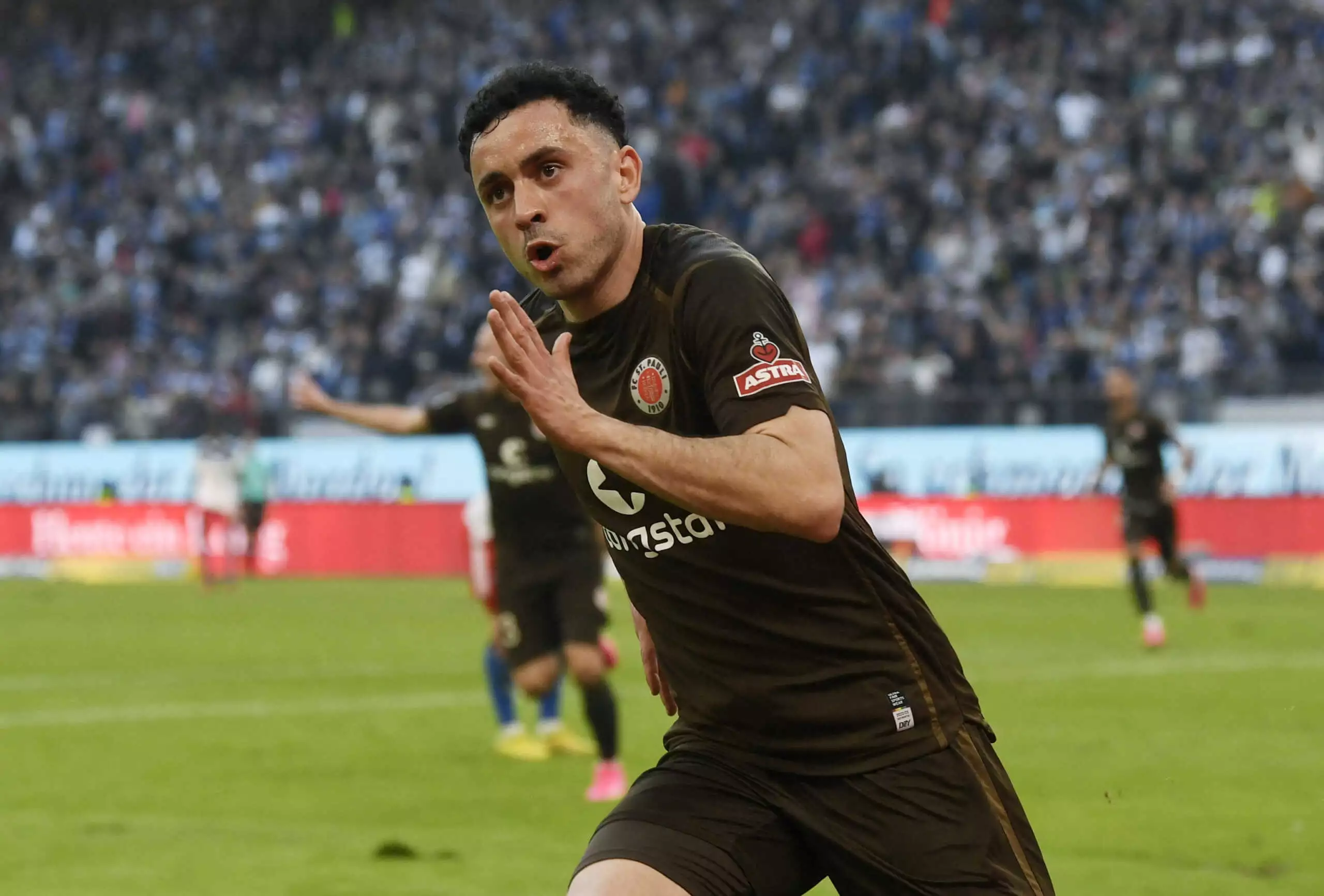 Bundesliga: Υπέροχο γκολ του Σάλιακα στην αναμέτρηση της Ζανκτ Πάουλι με τη Στουτγκάρδη! (VIDEO)