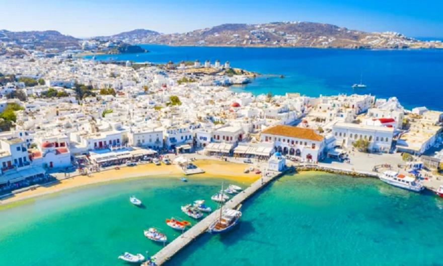 Πρόστιμο εκατ. ευρώ και εντολή κατεδάφισης αυθαίρετων κατασκευών σε γνωστά beach bar της Μυκόνου