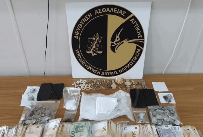 Διακινούσαν ναρκωτικά στο κέντρο της Αθήνας – Δύο συλλήψεις