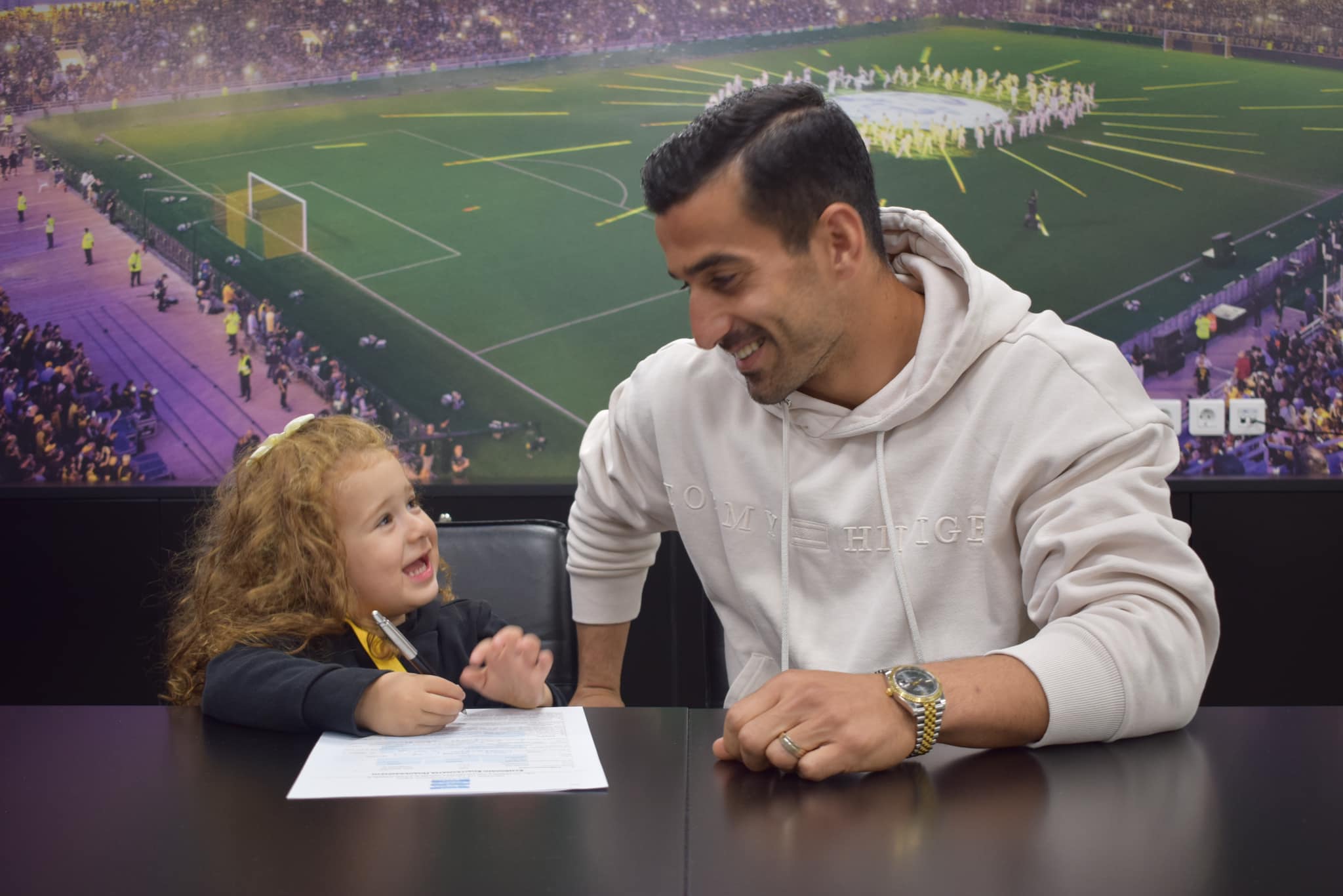 «Κλικς» από την ανανέωση του Χατζισαφί (pics)