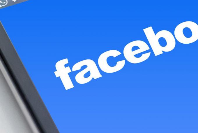 «Έπεσαν» Facebook και Messenger: Παγκόσμιο κρασάρισμα στις πλατφόρμες της Meta