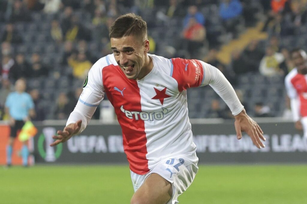 «Απέρριψε δύο προτάσεις της Σλάβια και περιμένει προσφορά από τον Παναθηναϊκό ο Λινγκρ»