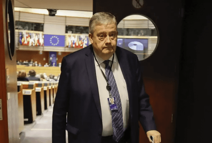 Qatargate: Ελεύθεροι υπό όρους και χωρίς βραχιολάκι ο Ευρωβουλευτής Μαρκ Ταραμπέλα και ο Φραντσέσκο Τζόρτζι