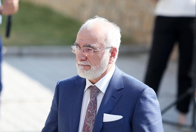 Χυδαιότητες κατά Σαββίδη