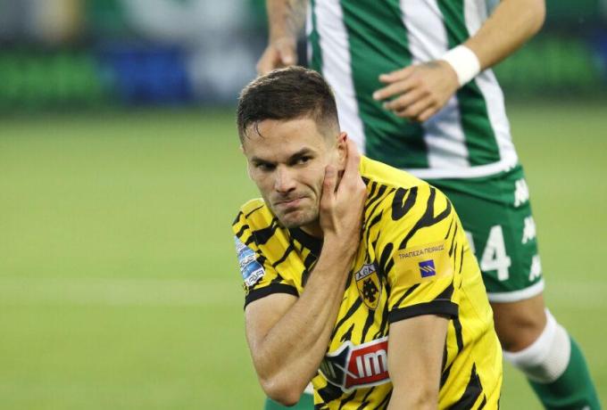 AEK για Γκατσίνοβιτς: «Δεν προγραμματίζεται κάποια επέμβαση»