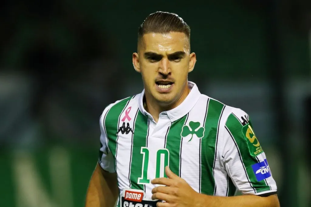 Έρχεται και υπογράφει στην Λαμία ο Καρλίτος!