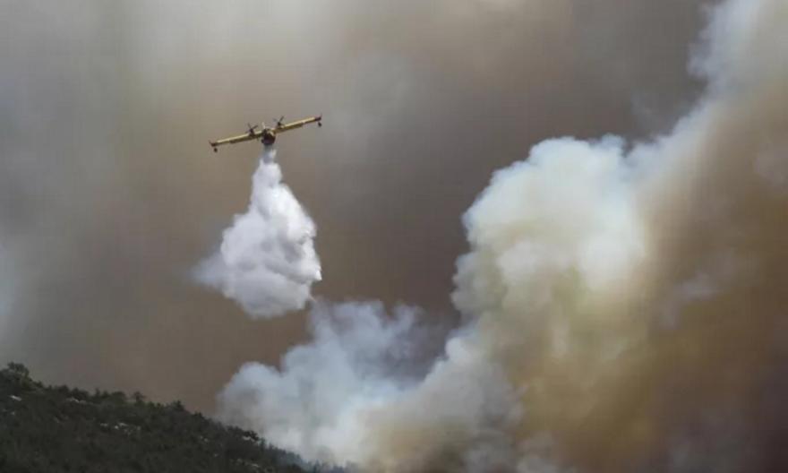 Η Γαλλία στέλνει Canadair και πυροσβέστες για να βοηθήσουν στις πυρκαγιές