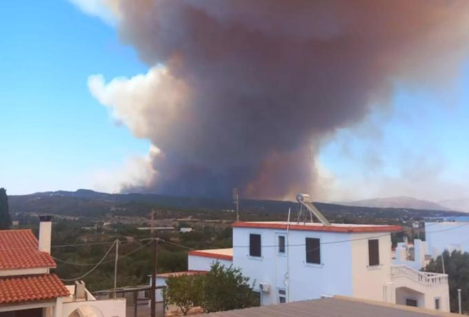 Φωτιά στη Ρόδο: Νέο μήνυμα του 112 για εκκένωση οικισμών