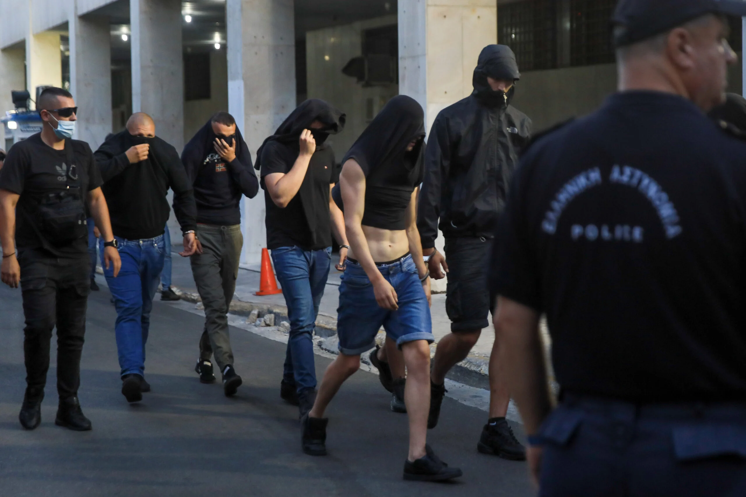 Τα απανωτά λάθη της ΕΛΑΣ που… «διευκόλυναν» την επιδρομή των δολοφόνων