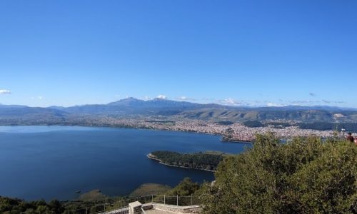 Περιπέτεια τρόμου στα Ιωάννινα: Τζιπ κρεμόταν στο κενό – Αίσιο τέλος για τους τρεις νεαρούς που επέβαιναν στο όχημα