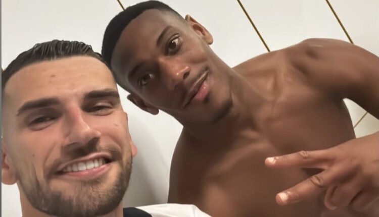 Η selfie του Μήτογλου με τον Μαρσιάλ μετά την πρόκριση (ΦΩΤΟ)