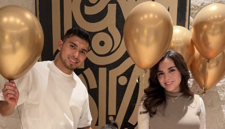 Πινέδα: «Χαρούμενο το νέο έτος» (pic)