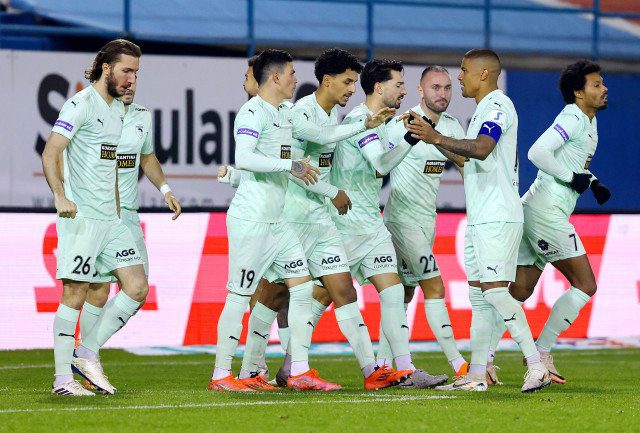 Φοβερή εμφάνιση και δύο γκολ από τον Τάνκοβιτς!