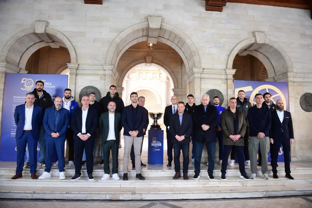 Λιόλιος: «Χρέος μας να δείξουμε με το ήθος μας τι σημαίνει μπάσκετ»