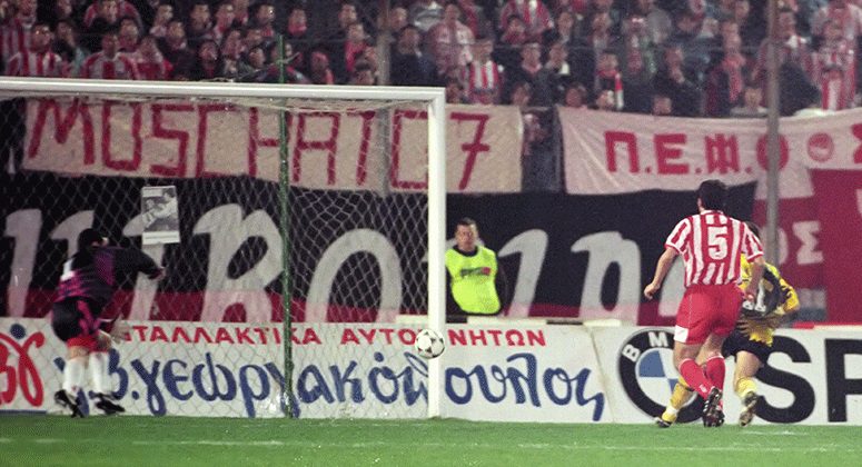 Σαν σήμερα 26/2/1997: Όταν η ΑΕΚ «άλωσε» το Φάληρο και απέκλεισε τον Ολυμπιακό