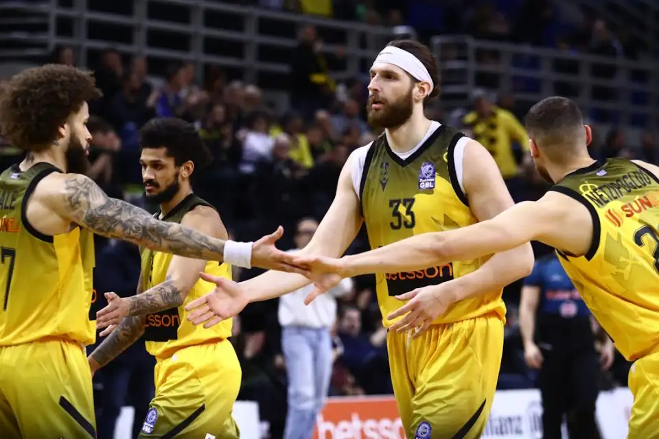 Η ΑΕΚ Betsson ψάχνει ψηλό για την τελική ευθεία της σεζόν