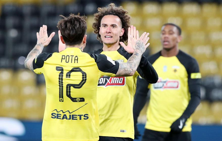 Διέλυσε τον Πανσερραϊκό (5-0) και πλησίασε την κορυφή η ΑΕΚάρα!