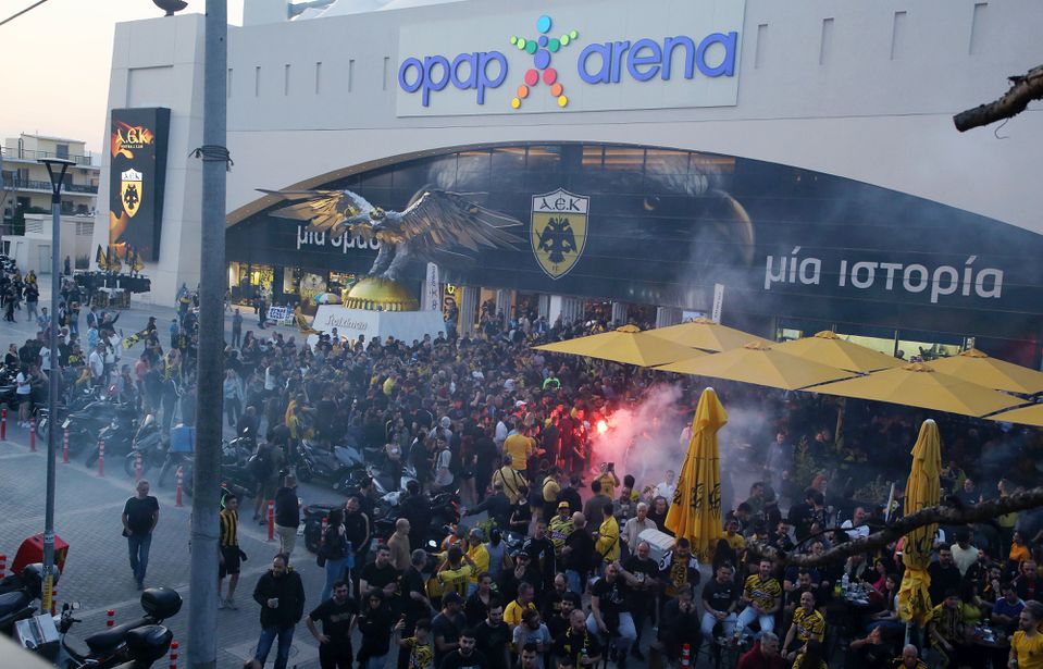 Γιγαντοοθόνη στην πλατεία του αετού για το ΑΕΚ-Ατρόμητος!