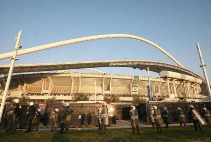 Επίθεση με μαχαίρι σε οπαδό εξω από το ΟΑΚΑ