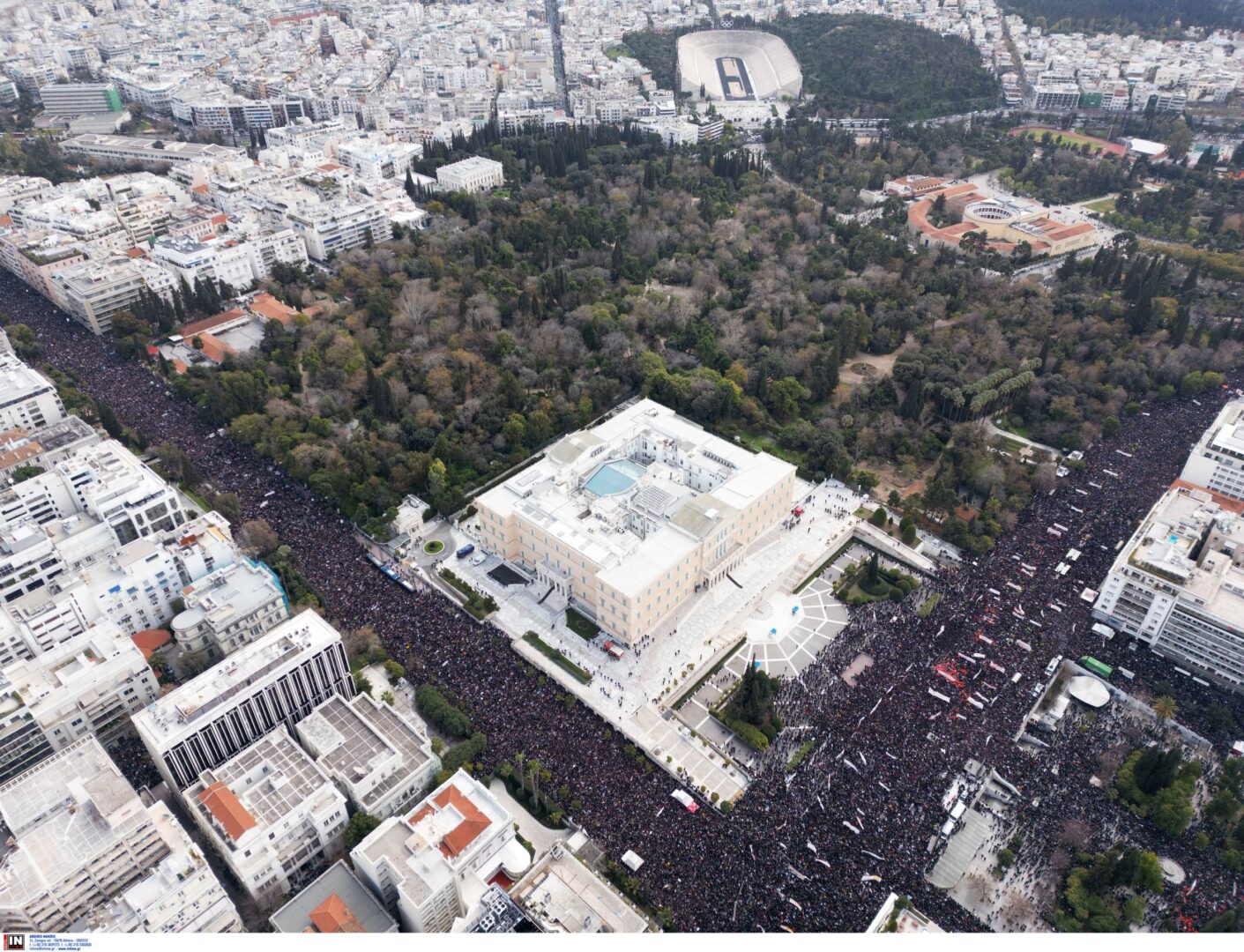 Πάνω από 200.000 κόσμος στο Σύνταγμα – Αυτή είναι η εκτίμηση της ΕΛ.ΑΣ