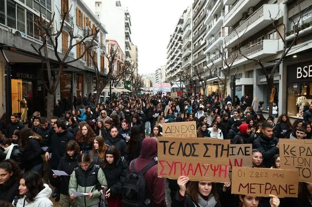 Διαδηλώσεις για τα Τέμπη: Πώς θα καλύψουν τα ΜΜΕ, τι ισχύει για την ΕΡΤ