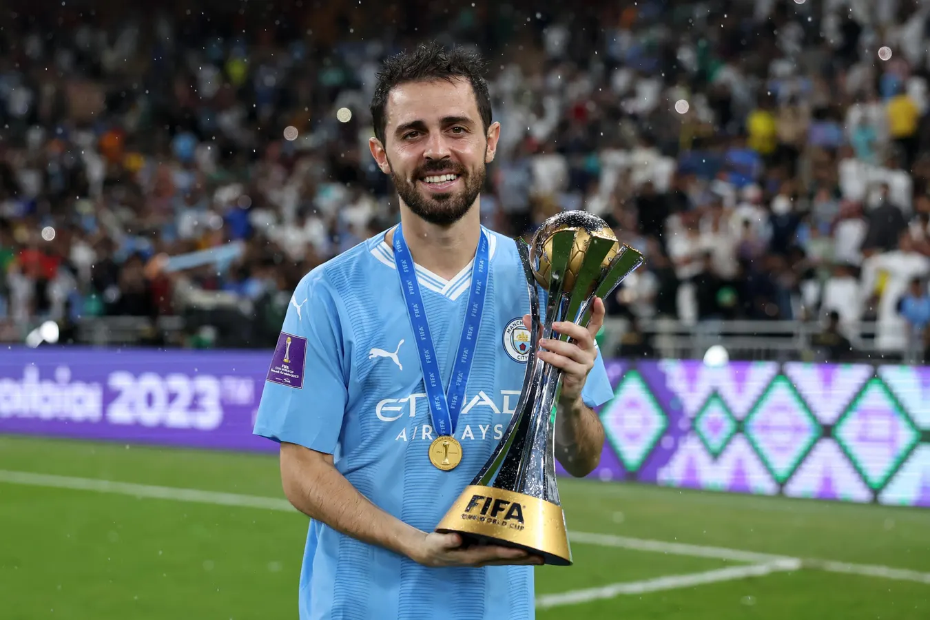 Μπερνάντο Σίλβα: Αποφάσισε να παραμείνει στη Μάντσεστερ Σίτι για άλλη μια χρονιά