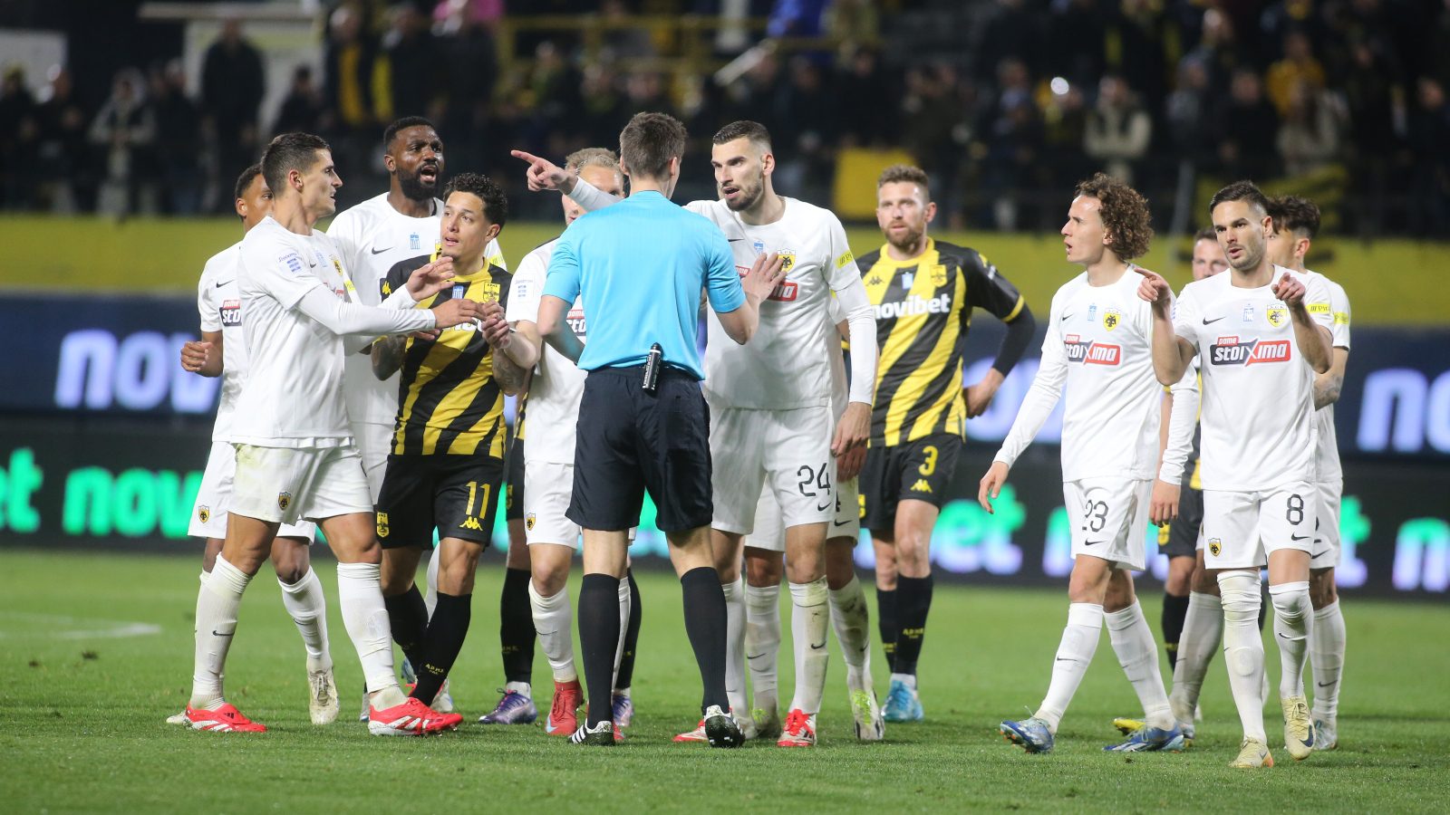 ΑΕΚ: Η αλήθεια για την κόκκινη στον Μήτογλου – Για αυτό κλήθηκε ο Ζίμπερτ στο VAR