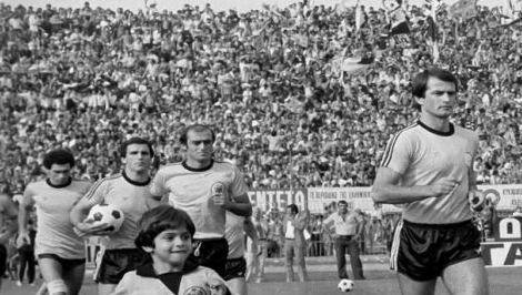 Σαν σήμερα 4/3/1979: Η ΑΕΚ νικά 4-0 τον Πανιώνιο στη Νέα Φιλαδέλφεια