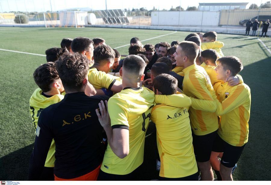 ΑΕΚ Κ16: Ξέφρενοι πανηγυρισμοί στα αποδυτήρια μετά τη νίκη στον Πειραιά! (VIDEO)