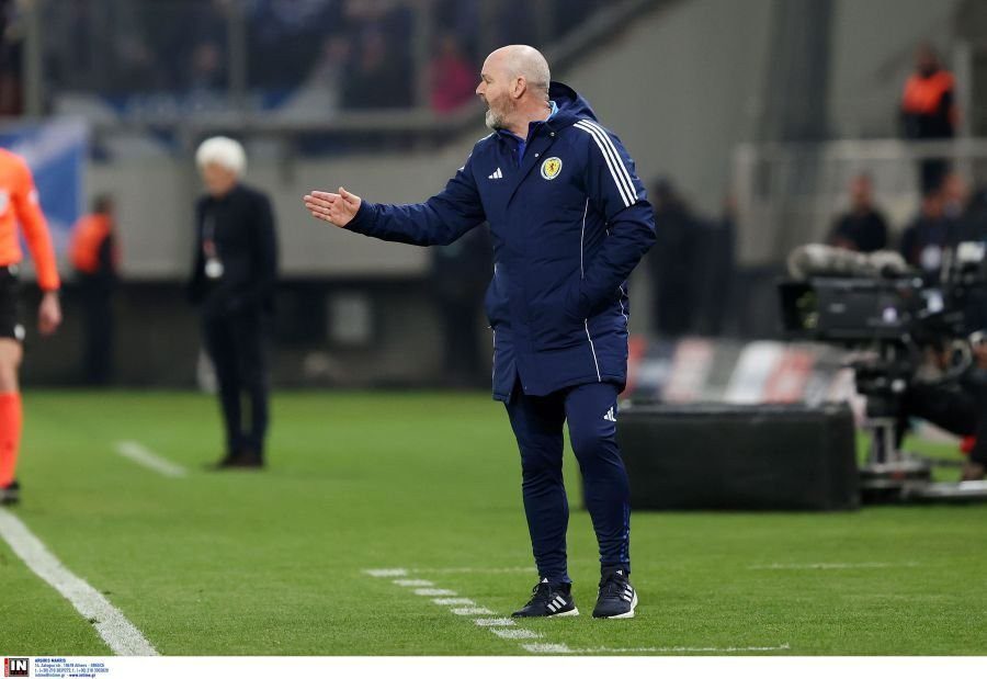 Στιβ Κλαρκ: «Είμαι ευτυχισμένος για τις δυο αποφάσεις του VAR»