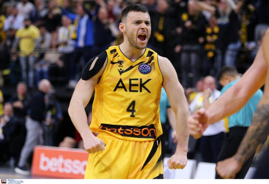 Καράμπελας: «Η ΑΕΚ δεν έχει φτάσει ακόμη το ταβάνι της – Με τον κόσμο δίπλα μας δεν χάνουμε από κανέναν»