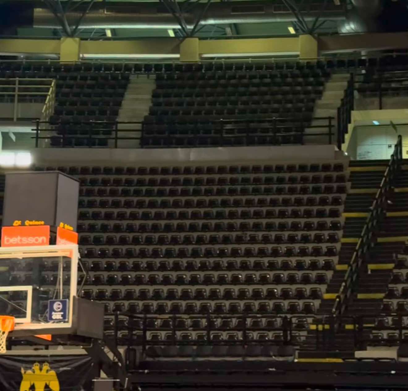 AEK Betsson: Με μαύρα καθίσματα η Sunel Arena – Αλλάζει η εικόνα του γηπέδου ενόψει Final 4! (VIDEO)