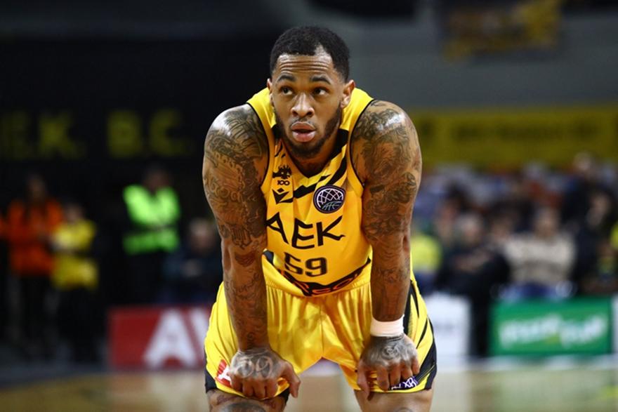 ΑΕΚ Betsson: Με Τάκερ κόντρα στον ΠΑΟΚ – Εκτός Ομπιέσε και Μπράις