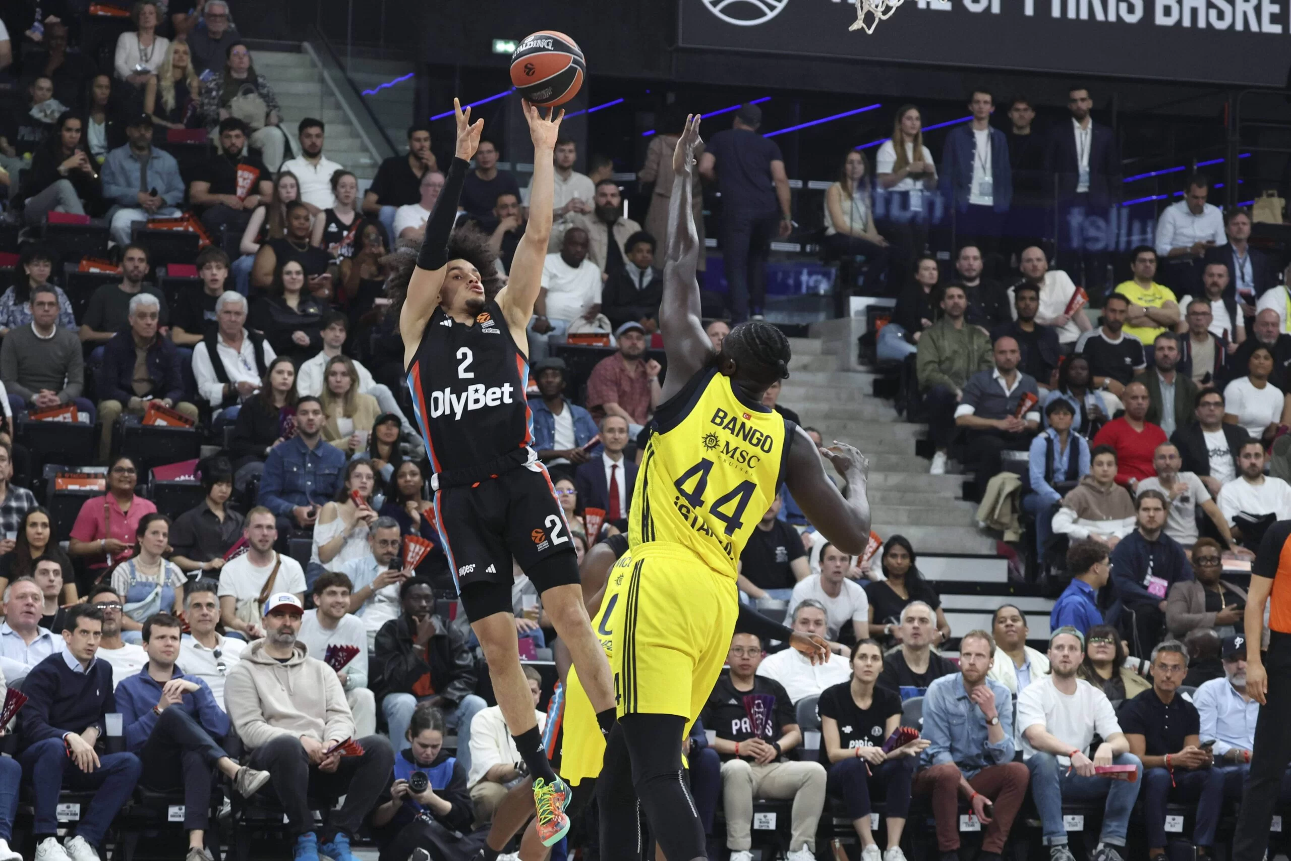 Φενέρμπαχτσε: Με «σκούπα» στο Final Four του Άμπου Ντάμπι