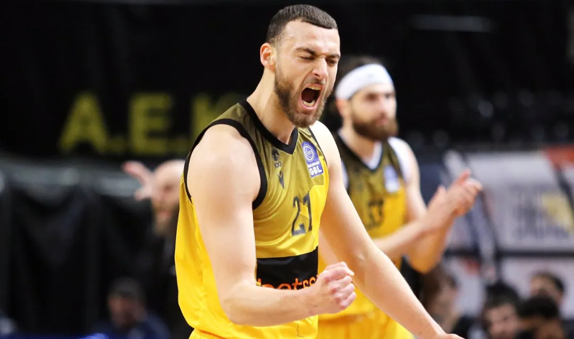 Νετζήπογλου: «Νιώθω τυχερός που έχω τέτοιους συμπαίκτες»