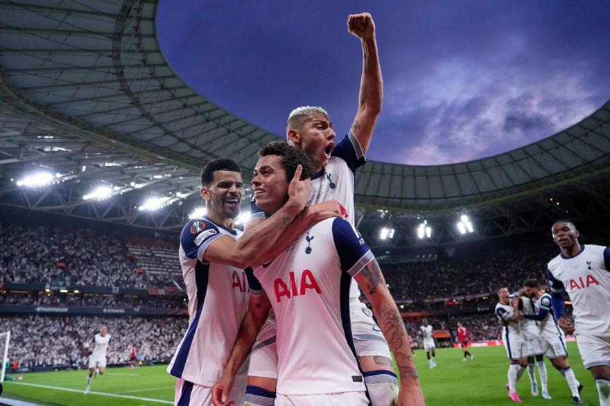 Europa League: Ο Ποστέκογλου «απογείωσε» την Τότεναμ, που νίκησε την Γιουνάιτεντ και κατέκτησε την κούπα 41 χρόνια μετά!