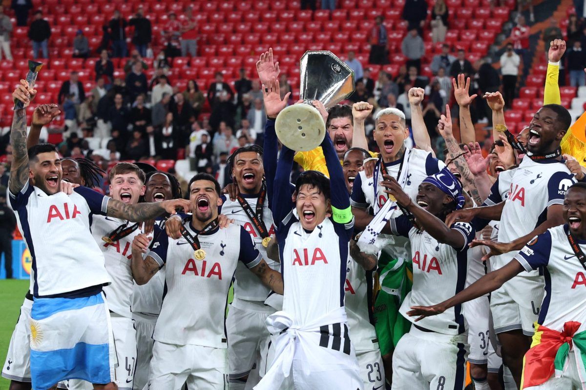 Europa League: Η στιγμή που ο Σον σηκώνει το βαρύτιμο τρόπαιο στον ουρανό του Μπιλμπάο! (VIDEO)