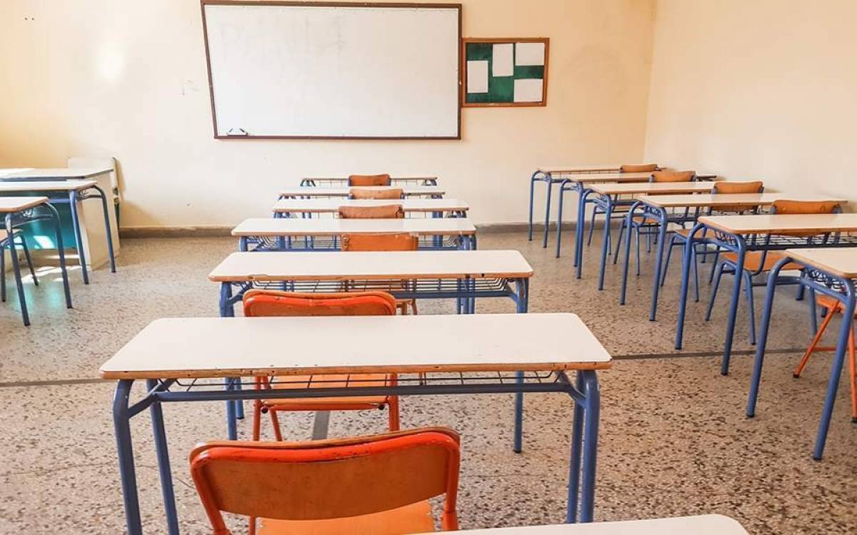 Αχαΐα: Γονείς καταγγέλλουν διευθύντρια ότι βάζει μαθητές να ζητούν συγγνώμη γονατιστοί