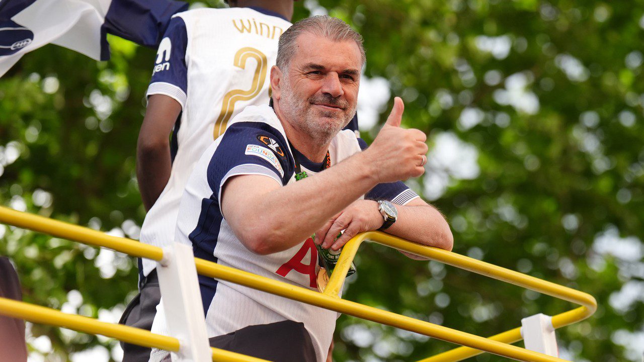 Τότεναμ: Πλήρης αποθέωση του Ποστέκογλου στην φιέστα