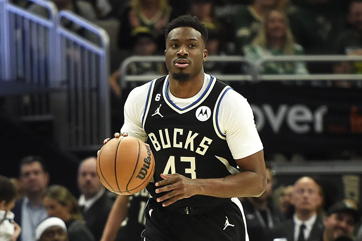 «I’m back»: Ο Θανάσης Αντετοκούνμπο επιστρέφει στη δράση μετά τη ρήξη αχιλλείου! (VIDEO)