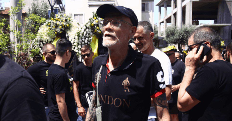 Παρών και ο Ντόκεν στην κηδεία του Δημήτρη Χατζηχρήστου (ΦΩΤΟ)